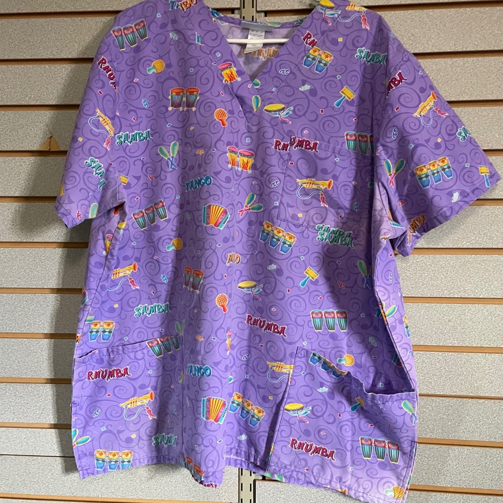 Fashion Scrubs Top Women's 2X Purple Music Dance Print V-Neck Short Sleeve Scrub